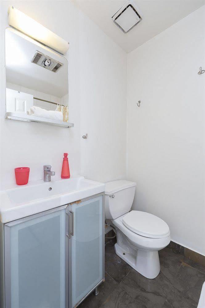 West 46Th Street Apartment นิวยอร์ก ภายนอก รูปภาพ